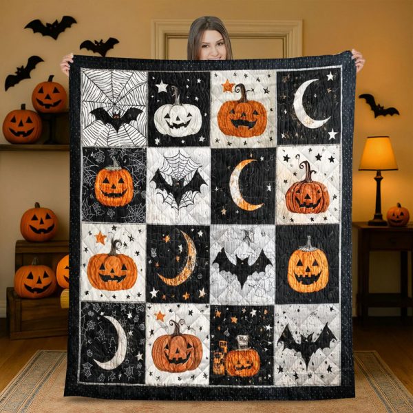 Halloween Quilt Blanket With Pumpkins Bats And Moons, Spooky Black And Orange Throw (1)