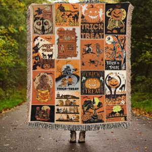 Main 01 Vintage Pumpkin Spooky Season Halloween Woven Throw Blanket, Jack O' Lantern Wall Tapestry, Halloween Watching Movie Blanket, Home Decor Image 1