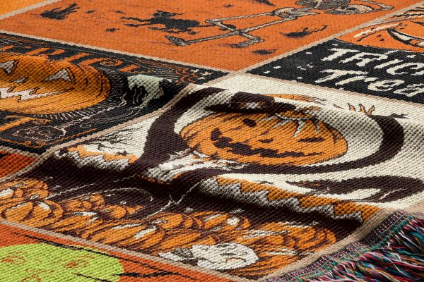 Main 03 Vintage Pumpkin Spooky Season Halloween Woven Throw Blanket, Jack O' Lantern Wall Tapestry, Halloween Watching Movie Blanket, Home Decor Image 3